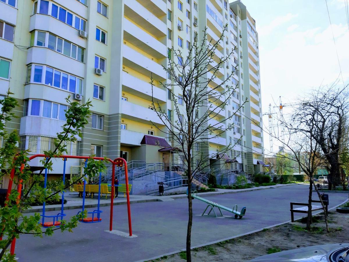 Квартира С Балконом В Новом Доме Рядом С Центром Odessa Exterior foto